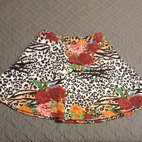 Charlotte Russe Dresses & Skirts - Charlotte Russe Multicolor Floral and Animal Print Mini Skirt​